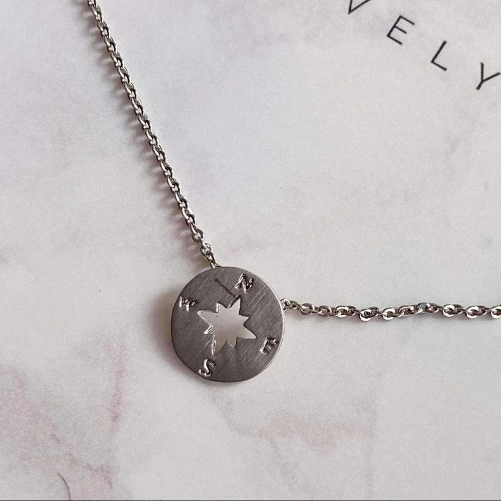 Compass Dainty Necklace silver - Picture 3 of 5